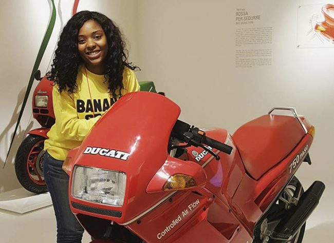 16174969_1692835597396898