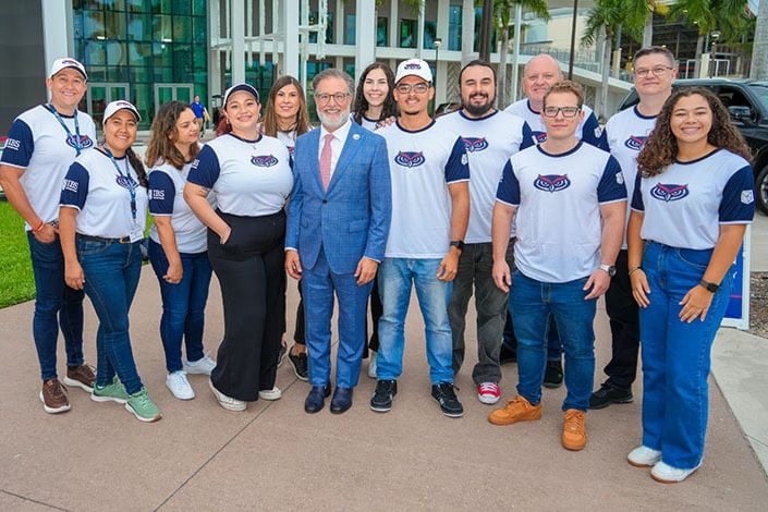 Entenda se estudar fora faz sentido